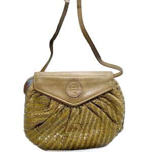80&#39;s vintage FENDI beige and brown leather woven shoulder bag with logo. Can be a clutch, pouch bag as well. 070707k4ys