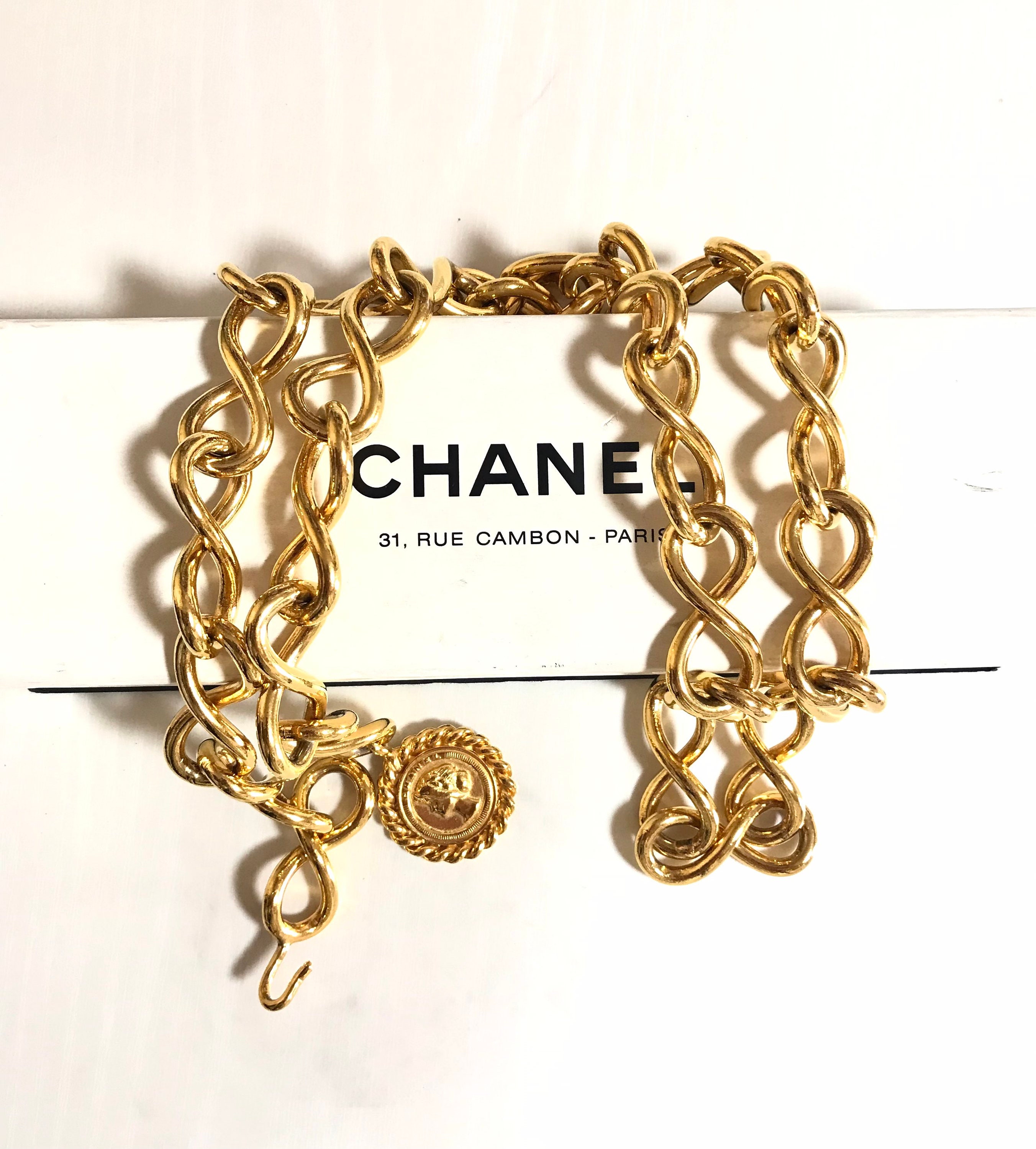 MINT. Vintage CHANEL Gold Chain Belt — Mademoiselle & CC 