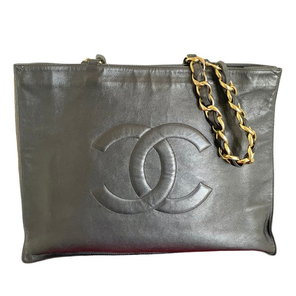 Vintage CHANEL black calfskin large golden chain shoulder tote bag with large CC stitch mark. Classic purse. 050110an2