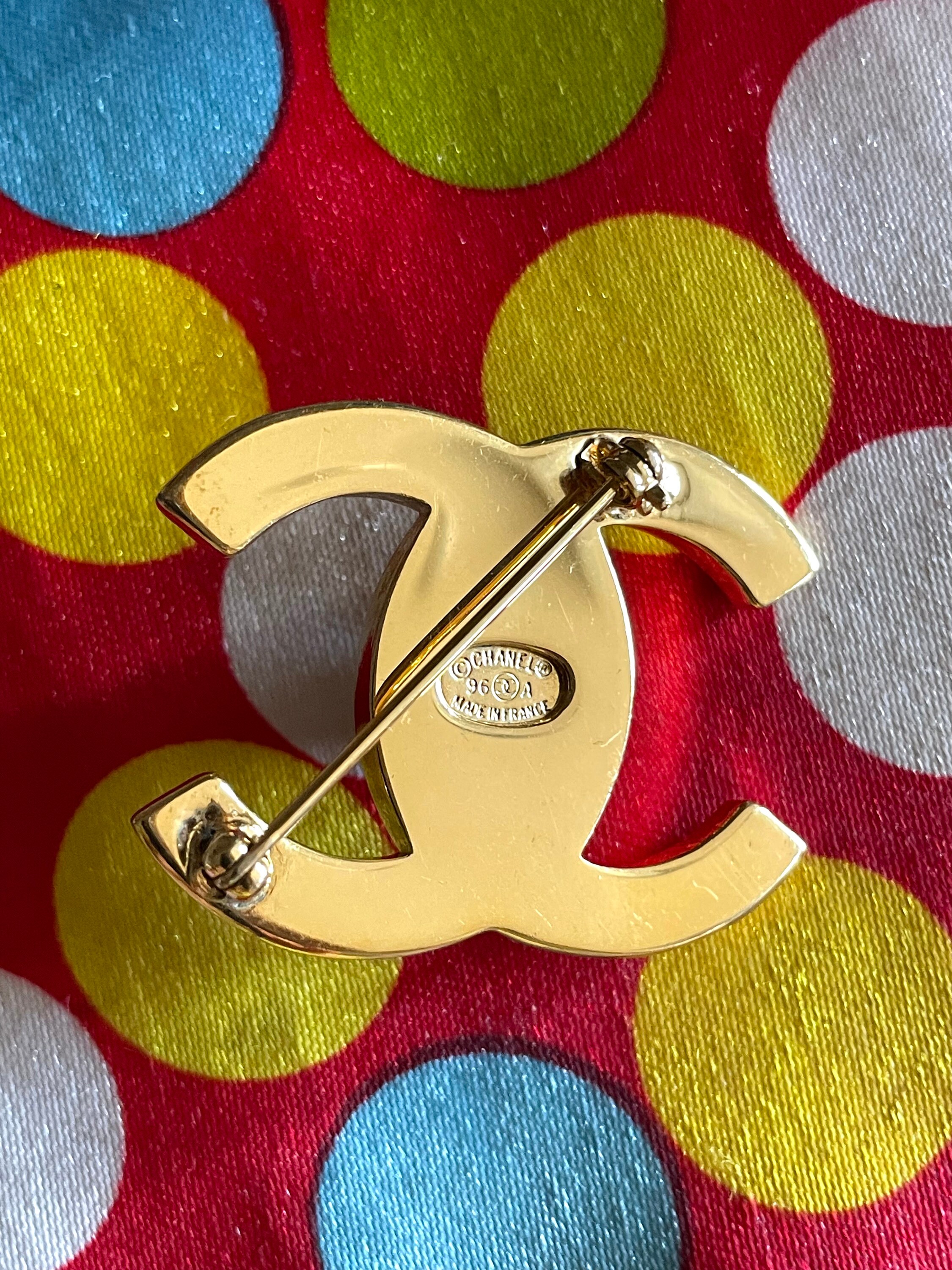 Vintage CHANEL Golden Turn Lock CC Pin Brooch. Very Classic
