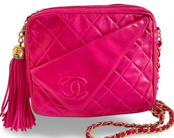 Vintage CHANEL fusia pink lambskin camera type chain shoulder bag with collar flap design. CC stitch mark. 050919ac2