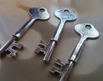 Big Keys Skeleton Keys Antiqued Silver Key Pendants Stamping Blanks Metal Stamping Key Charms Steampunk Keys Large Keys 2.5&quot; 2pcs