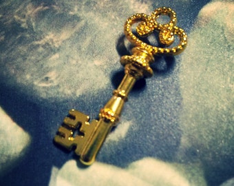 Gold Skeleton Keys Shiny Gold Keys Gold Key Charms Trinity Keys Gold Charms Key Pendants 2 Sided 4pcs