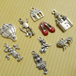 Sagoberlocker Set Blandade berlocker Emaljberlock Silverberlocker Temaberlocker Silverhängen Rubinfärgade tofflorberlock 9 st