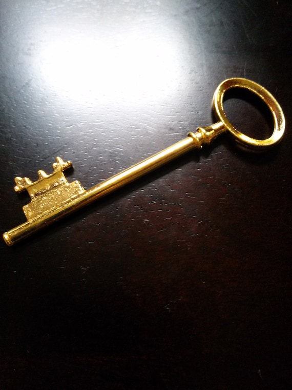 Large Skeleton Key Pendant Shiny Gold Key Big Key 3 Inch Key Etsy