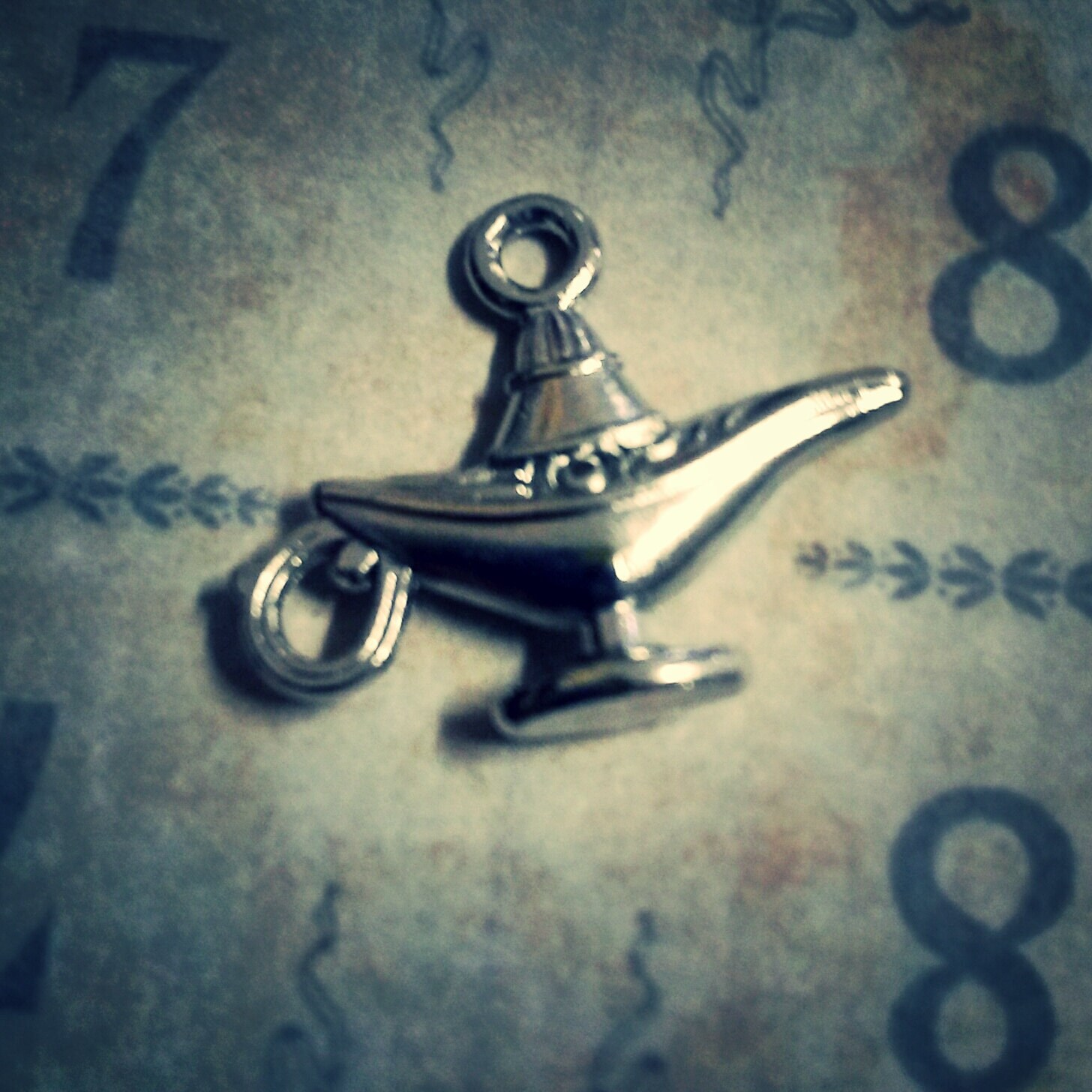 10 Silver Genie Lamp Charms, Magic Oil Lamp Pendant For Fairy Tale Jewelry
