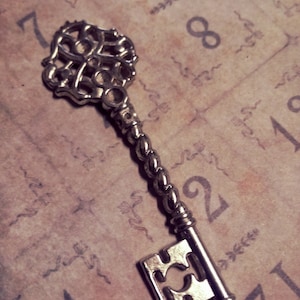Large Key Pendants Skeleton Keys Steampunk Keys Antiqued Silver Key Charms 68mm 2.67&quot; 2 pieces