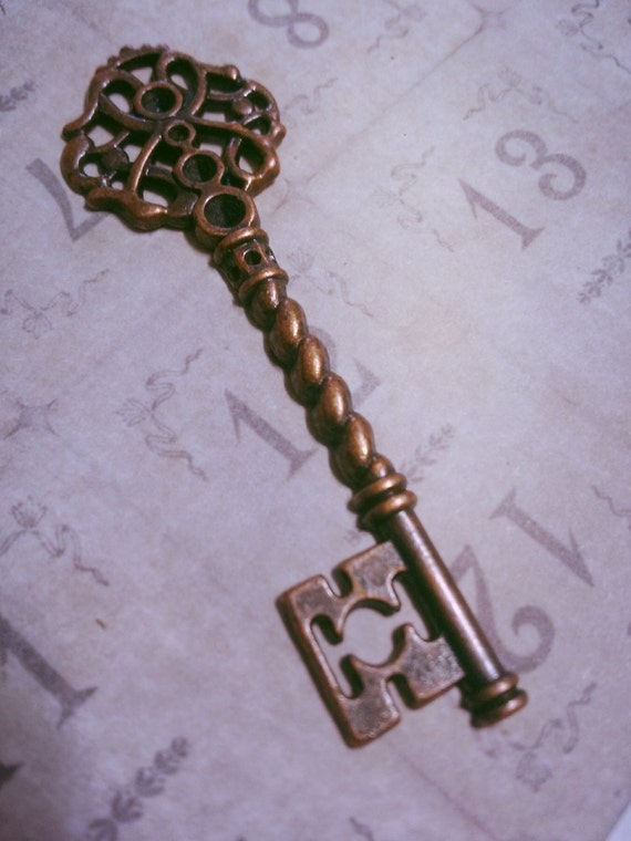 2 Large Skeleton Keys Pendants Antiqued Copper Steampunk Keys 68mm