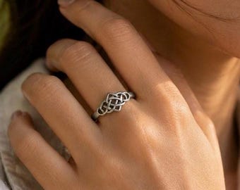 Silver Celtic Knot Ring, 925 Sterling Silver, Interwoven Love Knot Band, Traditional Interwoven Design, Irish Inspired Ring, Unisex  Band