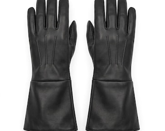 Guantes de cuero tipo guantelete, ideales para cosplay y representaciones teatrales.
