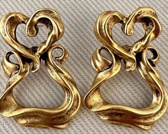 Chic Vintage Openwork Heart Doorknocker Statement Earrings for Pierced Ears