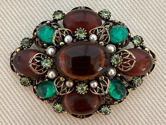Ornate Victorian SIGNED ART Glass Cabochon Brooch… - image 4