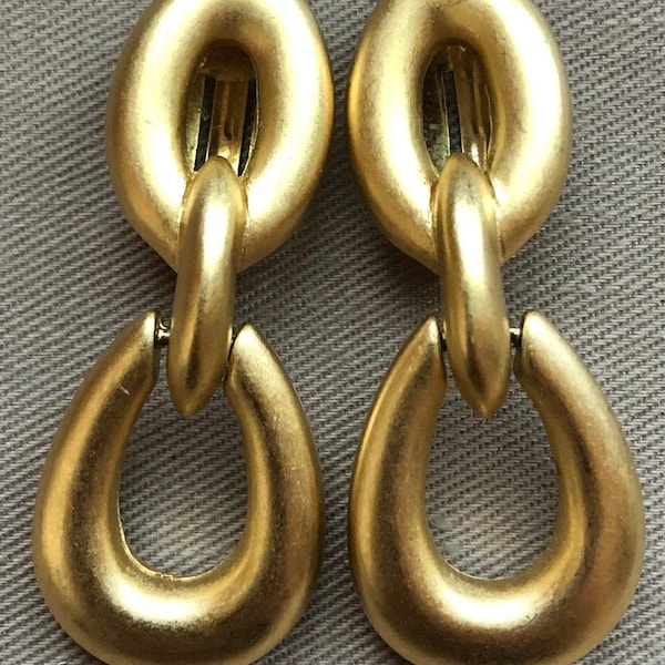 CHIC Signed ERWIN PEARL French Matte Gold Drop Clip On Statement Earrings