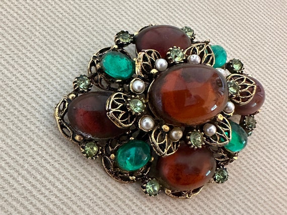 Ornate Victorian SIGNED ART Glass Cabochon Brooch… - image 5
