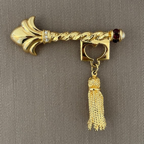 Vintage Key and Tassel Ruby Cabochon Brooch - image 3