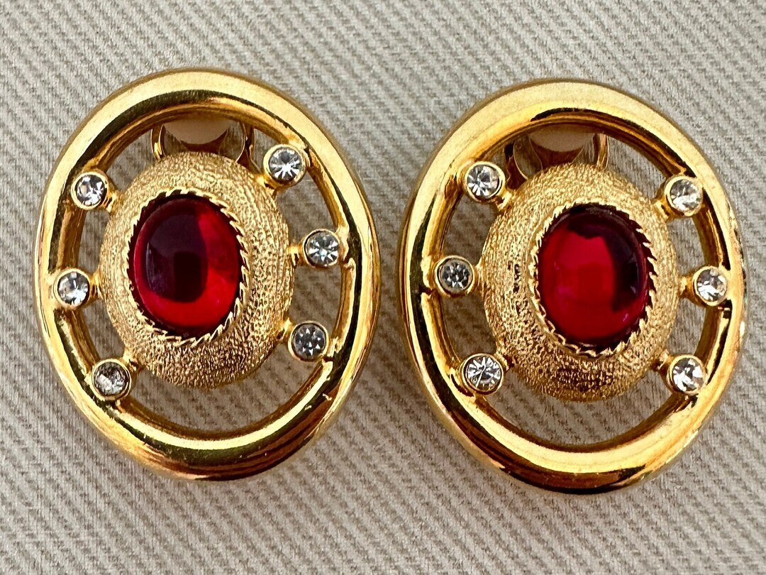 Boucles D'oreilles Clip Carrées Cabochons Rouge Rubis - Métal Argenté Vieilli - Occasion