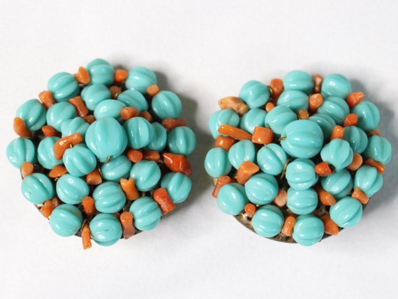 Coral and Turquoise 1950s Cluster Clips - image 2