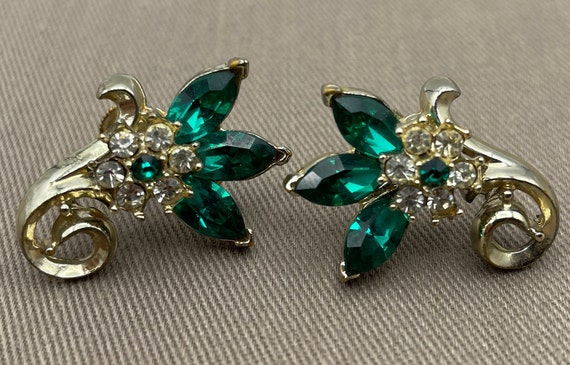 Vintage Emerald Coro Clip On Earrings - Statement… - image 4