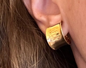Timeless Trifari Gold Tone Hoop Clip On Earrings