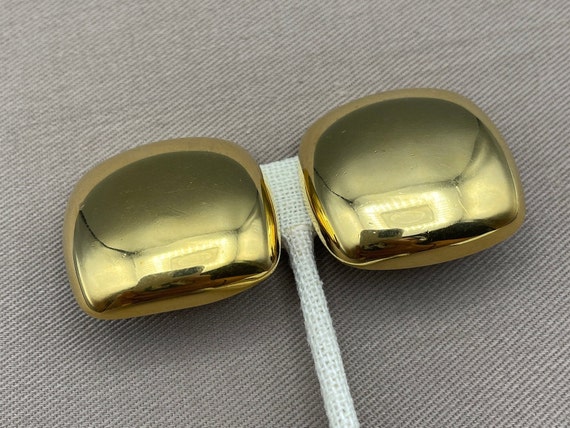 Bold MONET Signed Gold Clip On Statement Earrings… - image 2