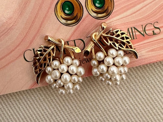 Trifari pearl clip on earrings sale