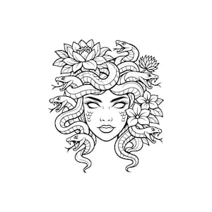 Puede incluir: Una ilustración de arte lineal en blanco y negro que presenta un rostro central con los ojos cerrados, rodeado por un enredo de serpientes y varias flores en flor. Las serpientes se muestran con la boca abierta y colmillos visibles.