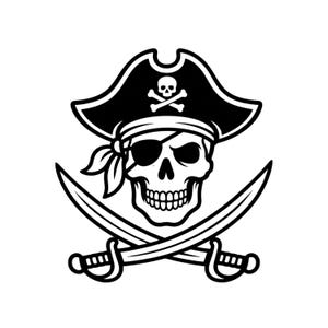 Könnte beinhalten: Eine schwarz-weiße grafische Illustration eines menschlichen Schädels, der einen Piratenhut mit einem Totenkopf-Emblem trägt. Der Schädel hat eine Augenklappe und ist über zwei gekreuzten Säbeln mit detaillierten Griffen platziert.