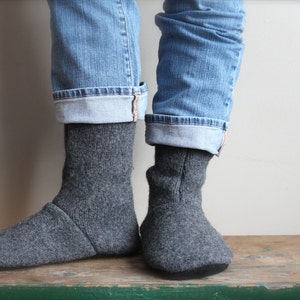 Men&#39;s Felted Wool Slippers,Cottage Socks with Leather Sole, Men&#39;s Wool Slippers with leather sole, Mens Slippers, Mens House shoes