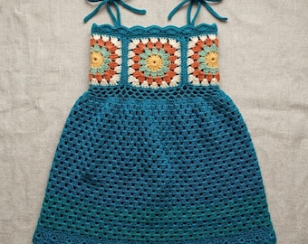 Modello PDF per vestito all'uncinetto "Grandma Square", vestito estivo per bambina con stampa a raggiera, vestito estivo leggero 0-10 anni, download immediato.