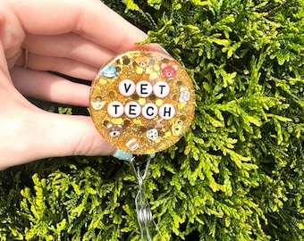 Porta credenciales personalizado para enfermeras, auxiliares de enfermería, maestros y más.