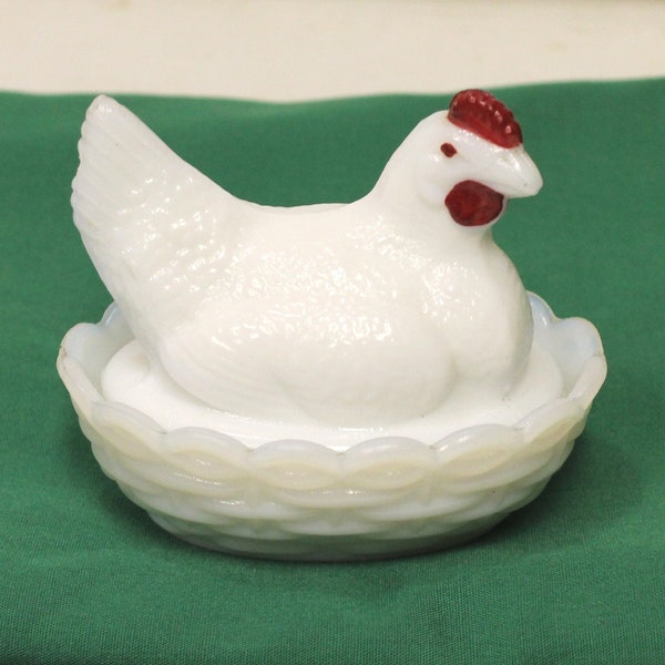 Vintage White Milk Glass Small Hen on Nest 3 inch Westmoreland