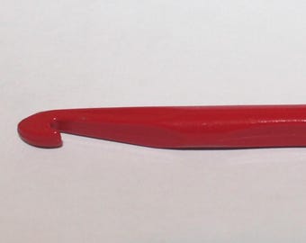 Red Plastic Crochet Hook - Size J / 9 USA
