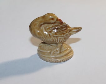 Wade Nursery Rhymes Goosey Goosey Gander Canadian Red Rose Tea Figurine - Made in England