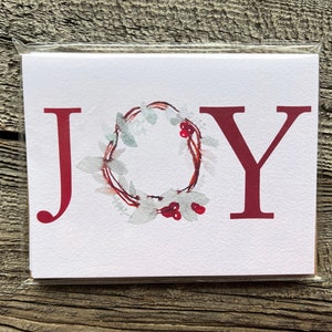 Cartes de Noël aquarelles avec eucalyptus - lot de quatre avec des touches de fruits rouges et de la joie, cartes de voeux avec enveloppes correspondantes