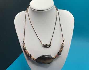Collana con pietra naturale