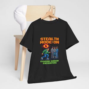 Camiseta de modo sigilo, camiseta divertida para jugadores de rol, camiseta gráfica para introvertidos, para evitar encuentros aleatorios, suéter retro de pixel art de 8 bits, estilo NPC