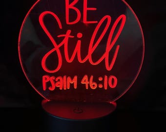 Lampka nocna akrylowa Be Still Bible Verse