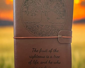 Skórzany dziennik z drzewem życia i wersetem biblijnym