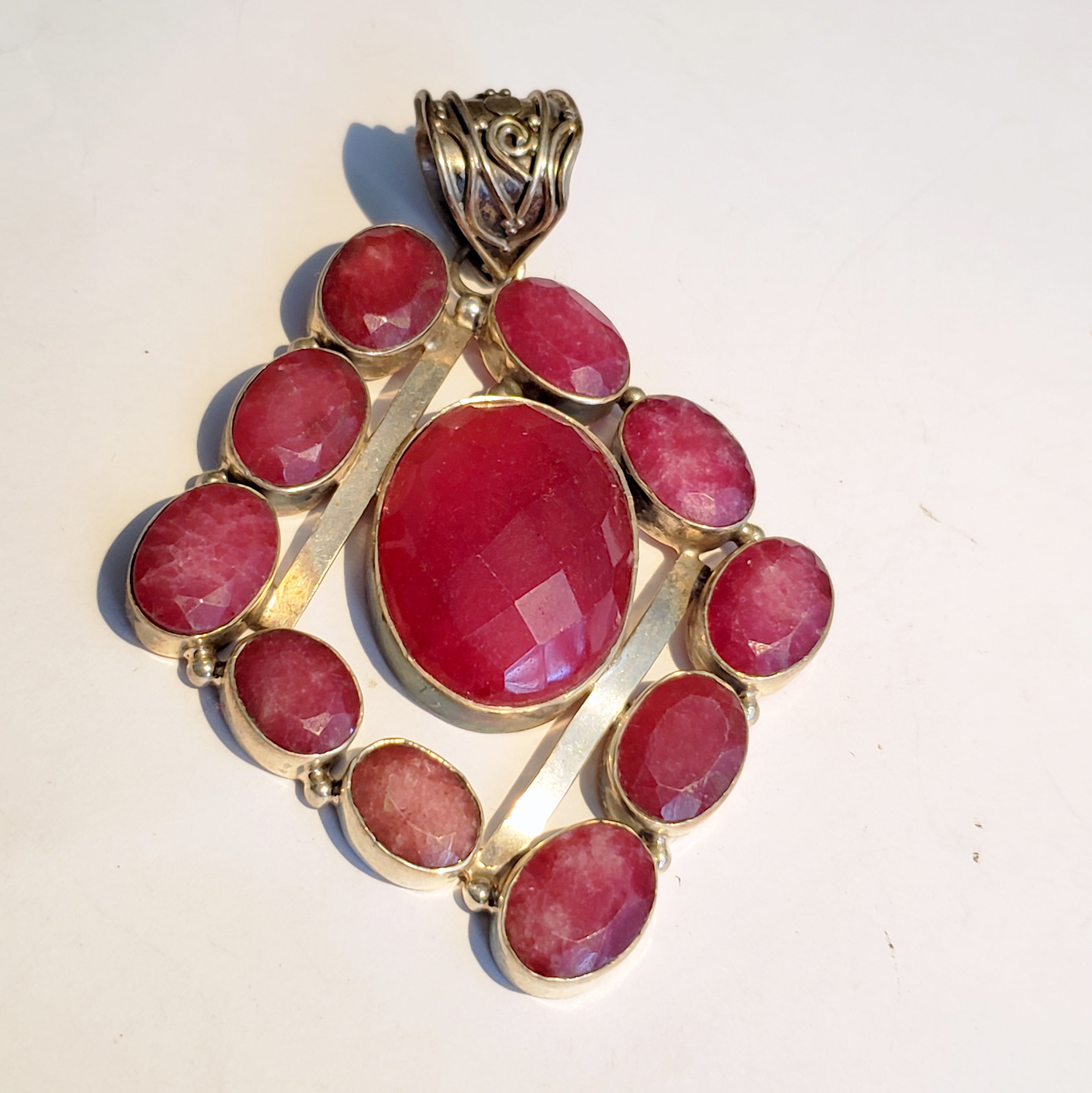 Pendentif Fait Main En Argent Sterling 925 Avec Rubis - Création Inde - Neuf Sans Emballage