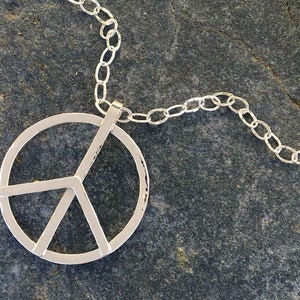 Friedenszeichen Halskette Peace Symbol auf eine 16" bis 20" Kette aus Sterlingsilber handgefertigt
