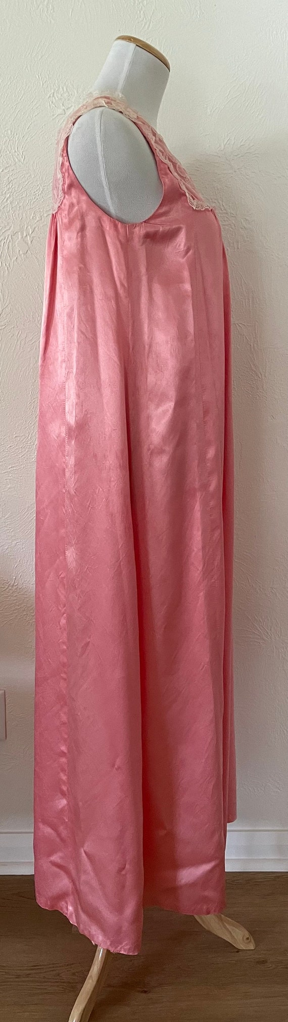 Vintage sleeveless nightgown / bubblegum pink / l… - image 4