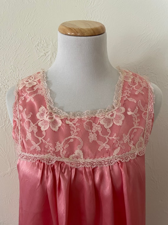 Vintage sleeveless nightgown / bubblegum pink / l… - image 2