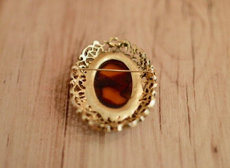 Vintage Cameo Jewelry Large Cameo Pin 1960s Cameo Brooch Sixties Tortoiseshell Glass /& Brass Filigree Brooch Retro Costume Jewelry
