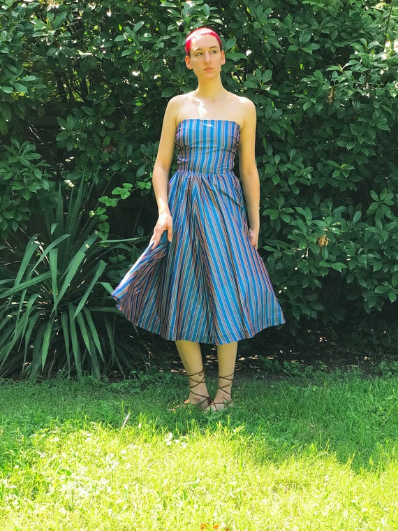 1970s Strapless Blue & Purple Striped Mid-Length S