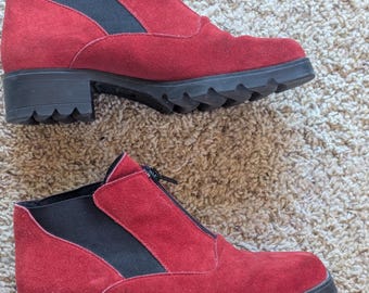 Vintage Barbo chunky chelsea style booties  cherry red suede  sz 9