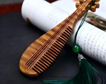 Handgesneden sandelhout pipakam, vintage haaraccessoire in Chinese stijl