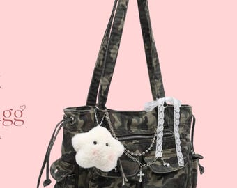 Camouflage Fabric Shoulder Bag with Cargo Pockets and Chain Accents