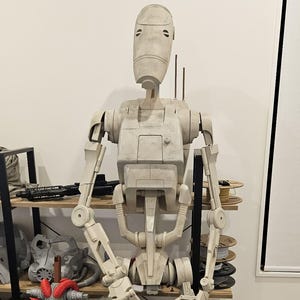 Lebensgroße B1-Droiden-STL-Datei – 1:1-Star-Wars-inspiriertes Modell für den 3D-Druck