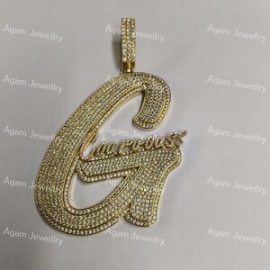 Colgante personalizado con inicial de moissanita con la letra G en cursiva, dije con monograma en oro amarillo con incrustaciones de diamantes, regalo de joyería hip hop de plata 925 para hombres.