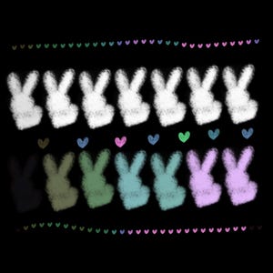 Pode incluir: Um fundo preto com duas filas horizontais de sete silhuetas de coelhos. A fila superior consiste em coelhos brancos, enquanto a fila inferior exibe coelhos em tons de preto, oliva, verde, azul-petróleo, azul-claro e roxo com corações.
